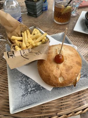 “Tasty Green” Vegan Hamburger (Hamburguesa Vegana)  at La Cubana in Lloret De Mar