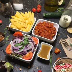 Gönn Dir veganen Kichererbsen Teller! Hausgemacht mit Pommes, Süßkartoffel oder Gemüse Mix. + Beilagensalat mit einem hausgemachten veganen Dressing: Balsamico oder French at Gönn Dir Bio in Weinsberg