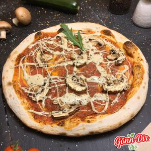 Gönn Dir vegane Pizza Funghi!

Hausgemachter 24 Stunden Teig belegt mit hausgemachter Tomatensoße und frischen Pilzen. Als Topping Mandelmus at Gönn Dir Bio in Weinsberg