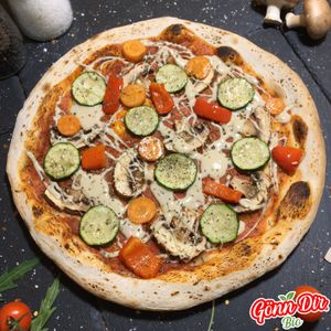 Gönn Dir vegane Pizza Gemüse Mix! Hausgemachter 24 Stunden Teig belegt mit hausgemachter Tomatensoße und ein Mix aus frischem Gemüse. Als Topping Mandelmus at Gönn Dir Bio in Weinsberg