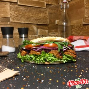 Gönn Dir vegane Falafel Pita!
Hausgemachtes veganes Pita belegt mit hausgemachten Falafel, Salat, Rotkraut, Tomate, Zwiebel, Rucola und einer hausgemachten Soße Deiner Wahl at Gönn Dir Bio in Weinsberg