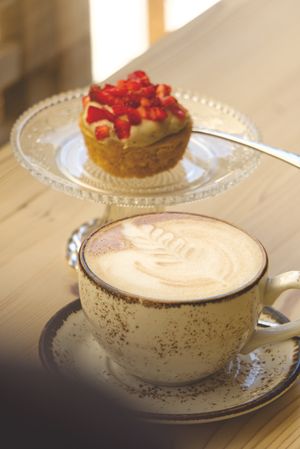 Vegan Cappuccino & Muffin   at Manuto Café in Tuttlingen