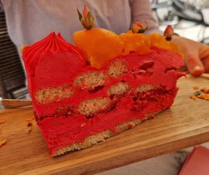 Erdbeer Mango Torte at Manuto Café in Tuttlingen