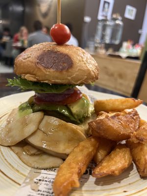 Mushroom and avocado “sandwich” with chips  #Veganuary at Heaven Burger in Chiang Rai