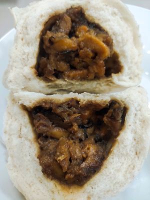 Mushroom Bao at Bishan Vegetarian 碧山素食 in Central Singapore