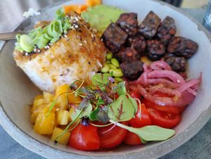 "Poke" Bowl mit Tempeh at Fetzwerk in Oberstdorf