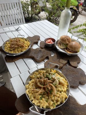 Mac & cheese and sliders  at Wat Bong in Siem Reap