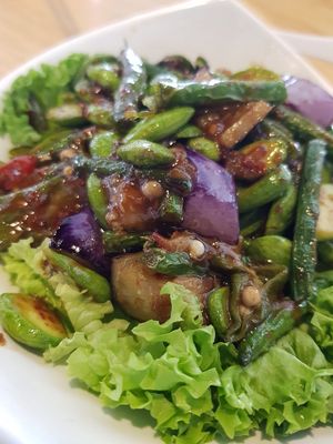 4 heavenly king at Zi Zai Vegetarian 自在齋 - Yishun in North Singapore