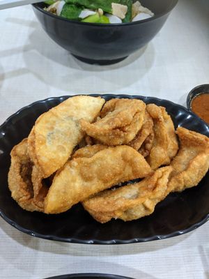 Fried dumplings at Zhen Xin Vegetarian 真心素食 in Northeast Singapore