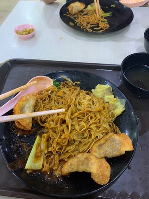 炸饺子面 at Zhen Xin Vegetarian 真心素食 in Northeast Singapore