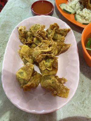 Fried wanton -$3.50 filling is mediocre, and not very value for money. 7.10  at Zhen Xin Vegetarian 真心素食 in Northeast Singapore