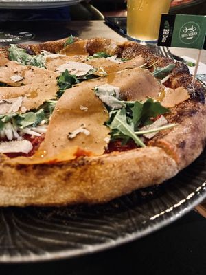 Pizza “Toscana” in versione vegan  at New Bridge Sprizza in Florence