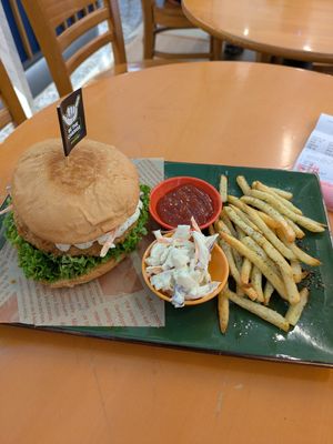 HELLO DOLLY HIGH FIBRE CHICK'N BURGER at Sala - Avenue K in Kuala Lumpur