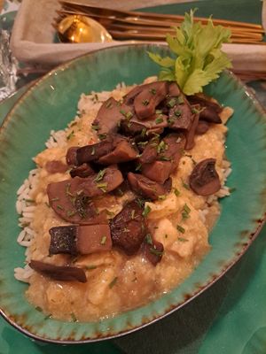 Mushrooms with almost chicken on rice at Yes It Is Vegan II - Liszt Ferenc Tér in Budapest