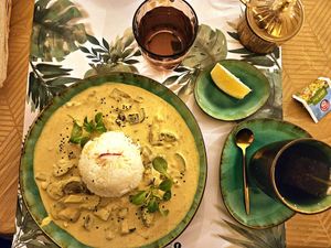 Curry with seasonal vegetables and rice l #Veganuary at Yes It Is Vegan II - Liszt Ferenc Tér in Budapest