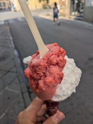 Fragola and coco at Gelateria Paniko in Lucca