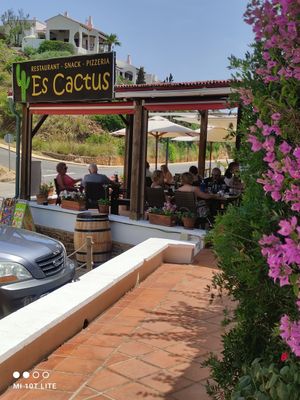 Terraza fresquita con airecito del norte at Es Cactus in Menorca
