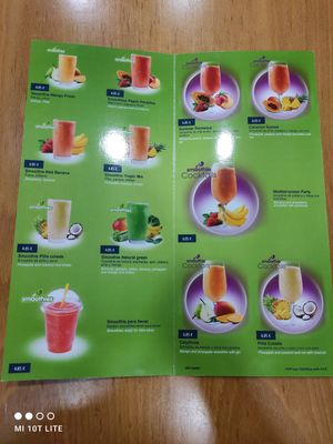 Smoothies veganos at Es Cactus in Menorca