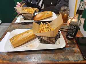 Lunch Menu: One Goldy, Mexicanas and a beverage (+2€ extra for Fritz Cola or Lemonade, the iced tea is not! vegan) at Bibis Baguettes & Burger in Frankfurt