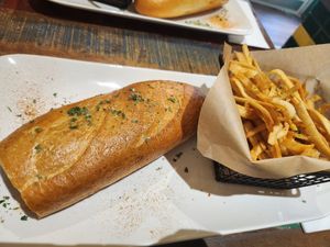 Goldy + Mexicanas at Bibis Baguettes & Burger in Frankfurt