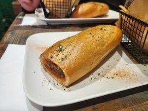 Goldy "Pacman" filling at Bibis Baguettes & Burger in Frankfurt