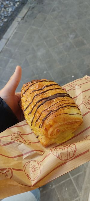 Napolitana de crema at La Revuelta in Granada