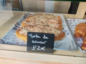 Sugar cake at La Revuelta in Granada