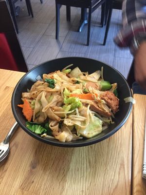 Drunken noodles at Sipz Fusion Cafe - North Park in San Diego