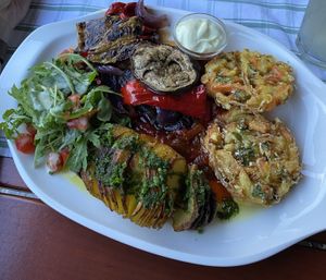 Grillgemüse & Tempura-Taler €19,20 (12.08.23)  at Hotel Kapuzinerhof in Laufen