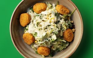 🥗 𝗖𝗔𝗘𝗦𝗔𝗥'𝗦 SALAD at Athens Vegan Burgers in Athens