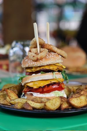 🍔 𝗦𝗠𝗢𝗞𝗘𝗗 𝗛𝗔𝗡𝗚𝗢𝗩𝗘𝗥 BURGER at Athens Vegan Burgers in Athens