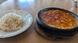 Sizzling fava beans at Cafe Şafak in Nevsehir
