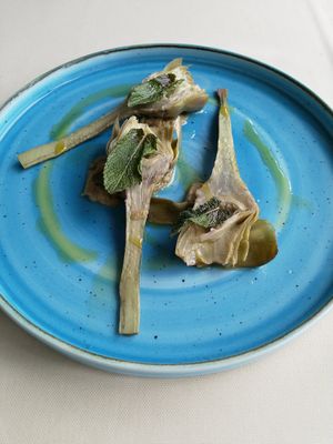 Carciofi alla menta at Ristorante Burro & Alici in Mondolfo
