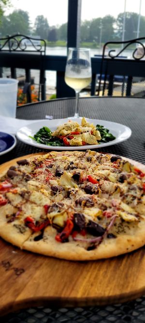 Pizza and Stuffed Portobello Mushroom at Pleasant Beach Hotel in Sterling