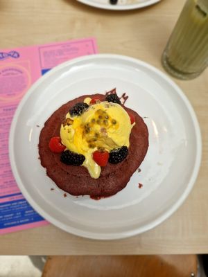 with pistachio saffron ice cream  at Moak Pancakes - Pijp in Amsterdam