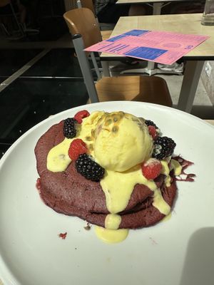 saffron pistachio   at Moak Pancakes - Pijp in Amsterdam