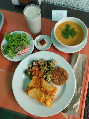 Meal of the day (15k pesos Oct 2023) at Natural Food Plaza & Rincon Vegetariano in Armenia