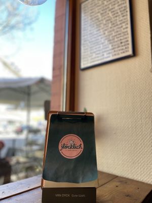 Large windows  at Jlöcklich in Cologne