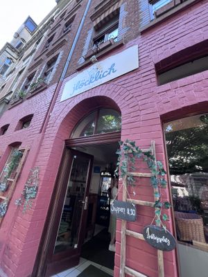   at Jlöcklich in Cologne