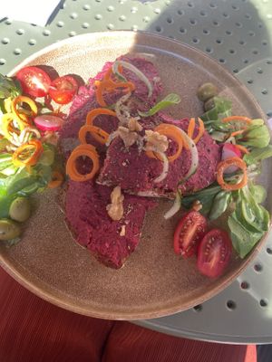 Red beet hummus plate  at Wild&Wood in Wiesbaden