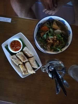 Pho and springrolls at Ken Vegetarian and Coffee in Hoi An
