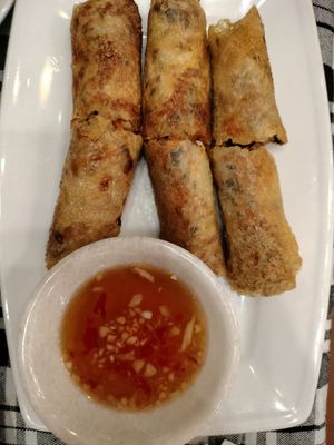 Spring rolls at Ken Vegetarian and Coffee in Hoi An