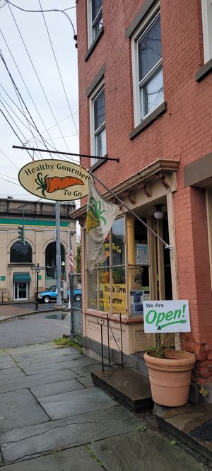 Storefront at Healthy Gourmet To-Go in Saugerties