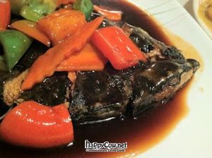 So good seaweed roll with brown sauce at Golden Phoenix - Evergreen House in Salt Lake City