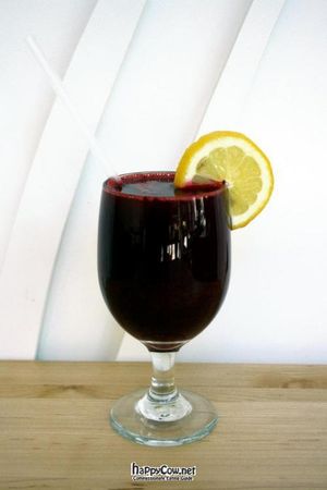 GROUNDATION CHAKRA ELIXIR
Apple, carrot, beet and ginger at Cafe Supernatural in Salt Lake City