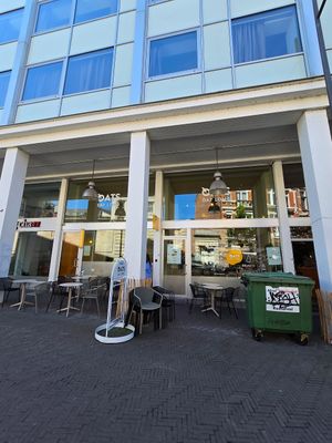 Outdoor seating at Oats Day Long in Leuven