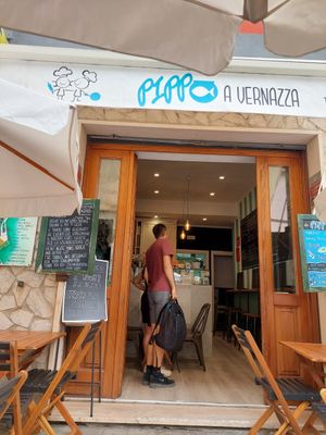 Outside at Pippo a Vernazza in Vernazza