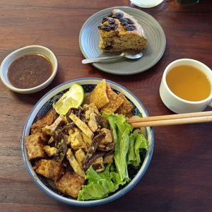 Cao Lầu and Banana Bread at Chickpea Eatery Thuan Chay in Hoi An
