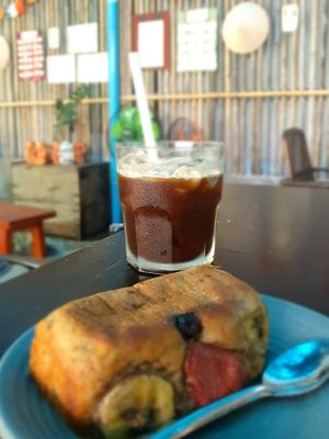 Americano with Banana cake 🎂 😍 at Chickpea Eatery Thuan Chay in Hoi An