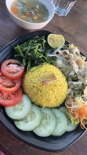 Hoi An traditional ‘chiken’ dish  at Chickpea Eatery Thuan Chay in Hoi An